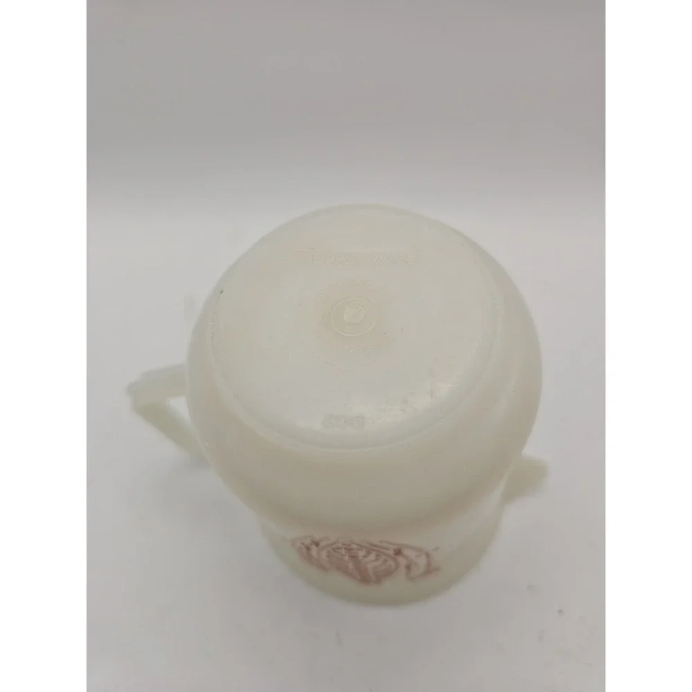 Vintage Tupperware 2 Cup 16 Oz Measuring Cup Pitcher 134 Raised Red Lettering